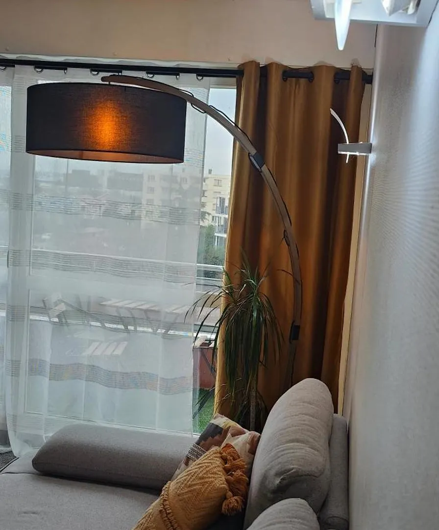 A Cozy Bedroom In An Apartment Вийёрбан