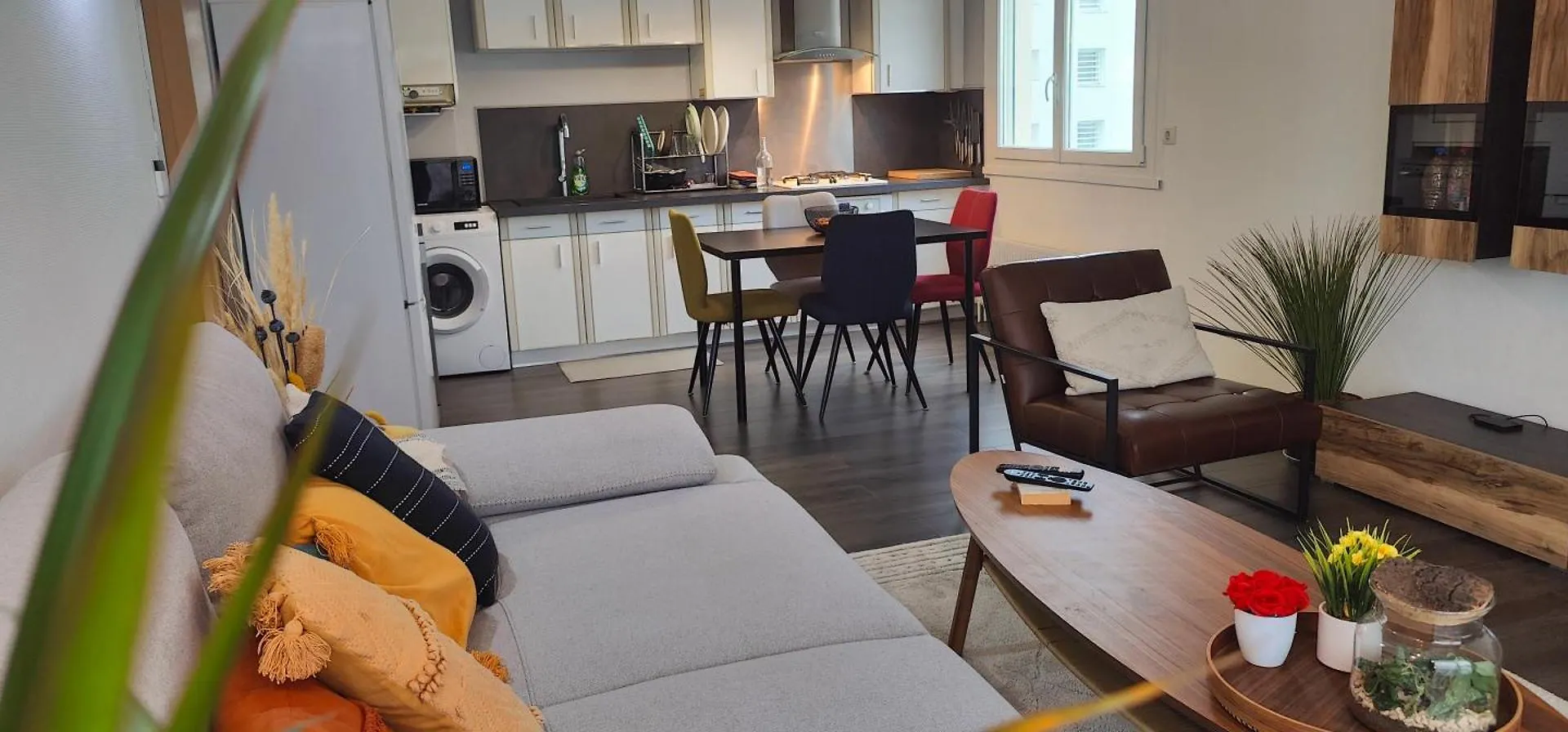 A Cozy Bedroom In An Apartment Вийёрбан Франция