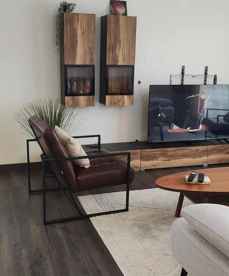 A Cozy Bedroom In An Apartment Вийёрбан Франция