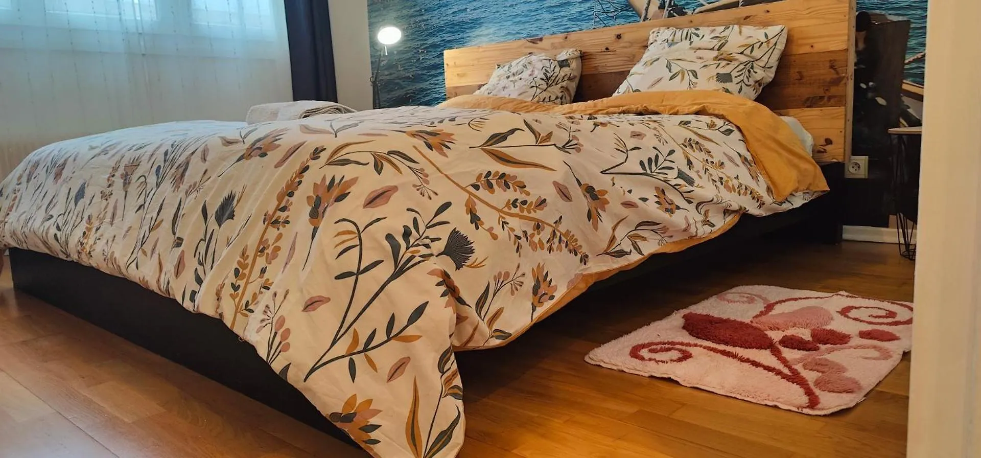 A Cozy Bedroom In An Apartment Вийёрбан Франция